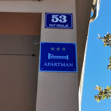 Park Apartment Pridraga Luaran gambar