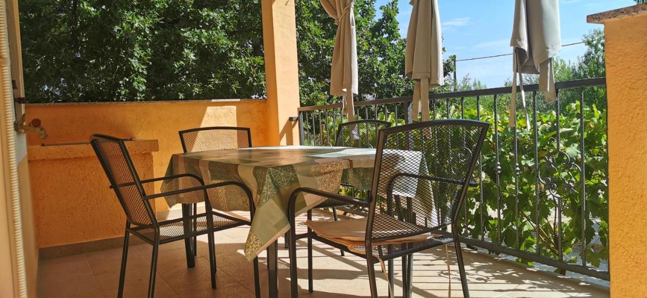 Park Apartment Pridraga Luaran gambar