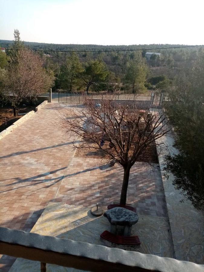 Park Apartment Pridraga Luaran gambar