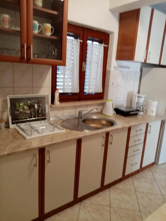 Park Apartment Pridraga Luaran gambar
